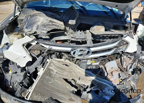 2016 Hyundai Santa Fe Sport z USA, uszkodzony, nr VIN 5XYZU3LB7GG341393